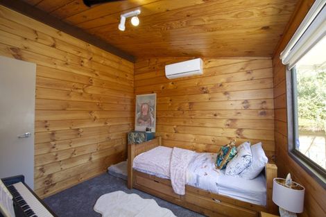 Photo of property in 17 Rice Crescent, Newlands, Wellington, 6037