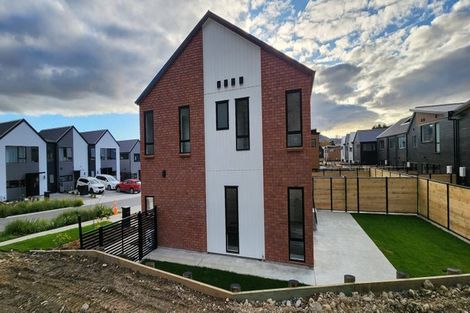 Photo of property in 2 Doug Jensen Street, Wallaceville, Upper Hutt, 5018