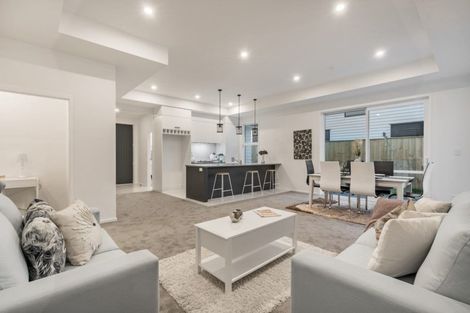 Photo of property in 71 Hayfield Way, Karaka, Papakura, 2113