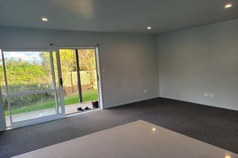 Photo of property in 5 Rickards Place, New Lynn, Auckland, 0600