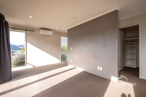 Photo of property in 31 Mcewen Crescent, Riverstone Terraces, Upper Hutt, 5018