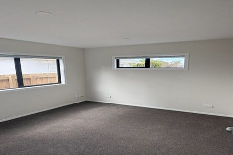 Photo of property in 98 Tirimoana Road, Te Atatu South, Auckland, 0602