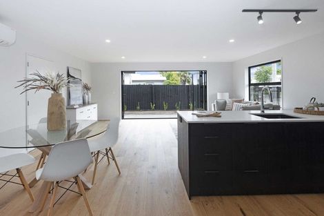 Photo of property in 1/117 Hills Road, Edgeware, Christchurch, 8013