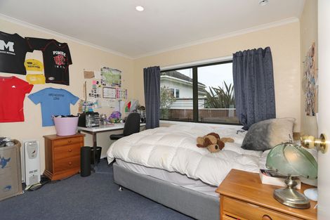Photo of property in 19 Moore Street, West End, Palmerston North, 4412