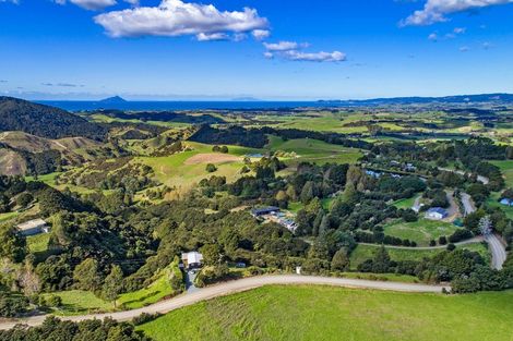 Photo of property in 633 Ormiston Road, Waipu, 0582