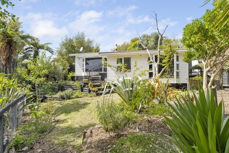 Photo of property in 15 Robert Grove, Paraparaumu, 5032