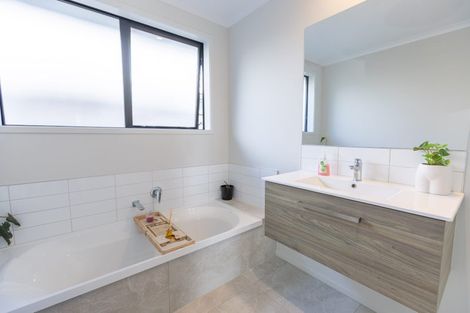 Photo of property in 1 Fontana Street, Papamoa, 3118