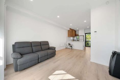 Photo of property in 132 Tiriwa Drive, Massey, Auckland, 0614