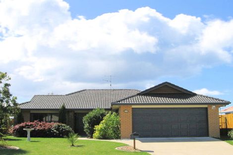 Photo of property in 7 Mcleod Place, Papamoa Beach, Papamoa, 3118