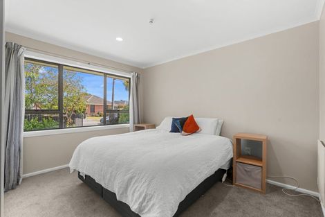 Photo of property in 17 Liverton Crescent, Bishopdale, Christchurch, 8053