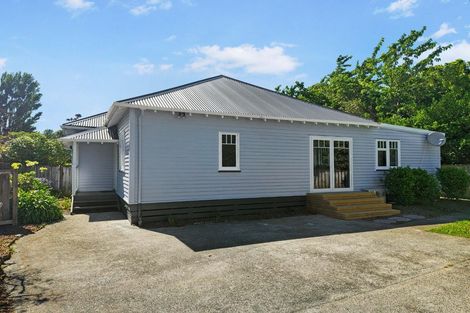 Photo of property in 1-2/6a Pohutukawa Street, Woburn, Lower Hutt, 5010