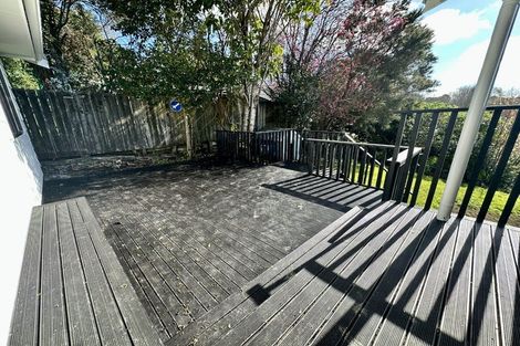 Photo of property in 16 Zingaro Place, Massey, Auckland, 0614