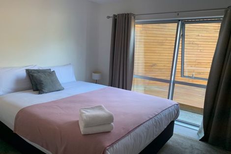 Photo of property in 50 Corricvale Way, Northcross, Auckland, 0630