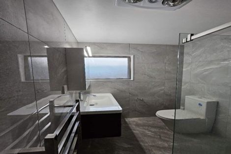 Photo of property in 3 Arde Place, Massey, Auckland, 0614