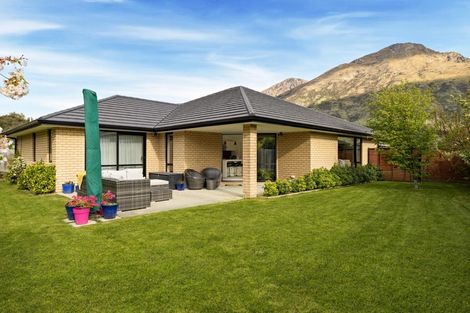 Photo of property in 33 Woodstock Road, Lower Shotover, Queenstown, 9304