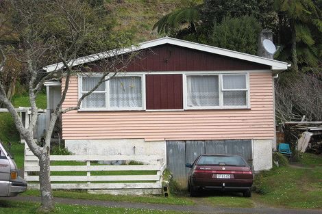 Photo of property in 28 Whakawhiti Street, Marfell, New Plymouth, 4310