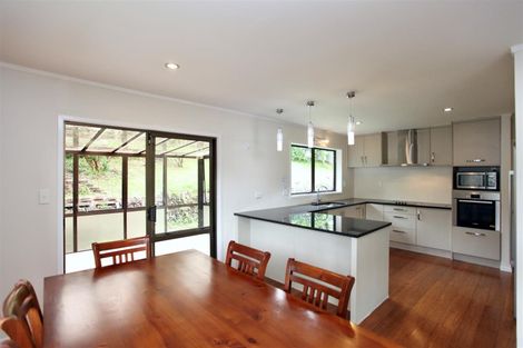 Photo of property in 15 Kingsclere Place, Goodwood Heights, Auckland, 2105