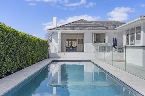 Photo of property in 10 Sentinel Road, Herne Bay, Auckland, 1011