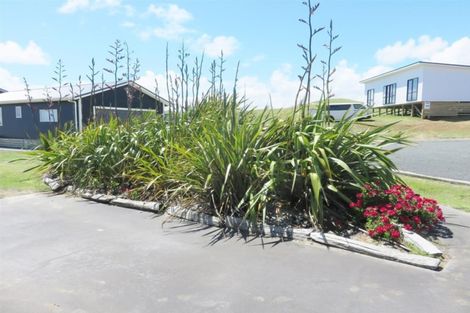 Photo of property in 1 Tua Tua Place, Baylys Beach, Dargaville, 0377