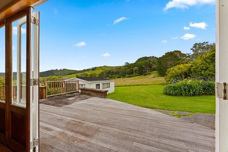 Photo of property in 218 Annandale Road, Kumeu, 0782