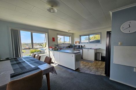 Photo of property in 15 Shaldon Crescent, Blagdon, New Plymouth, 4310