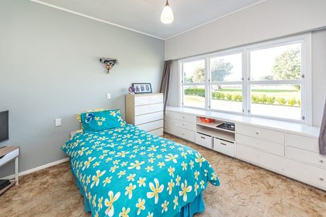 Photo of property in 1 Chester Street, Waverley, 4510