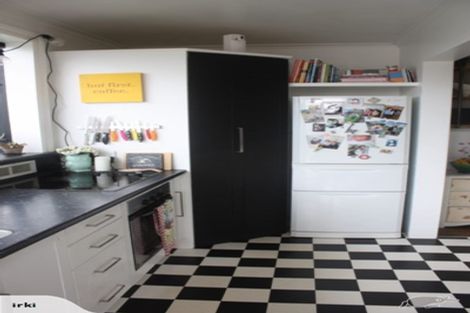 Photo of property in 48 Cutfield Road, New Plymouth, 4310