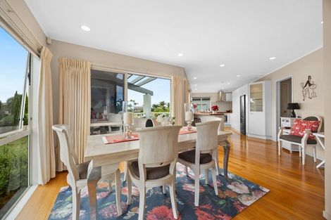 Photo of property in 6 Harbour Lights Close, West Harbour, Auckland, 0618