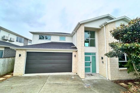 Photo of property in 21f Stamford Crescent, Flat Bush, Auckland, 2019