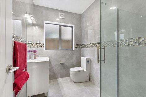 Photo of property in 114b Everglade Drive, Totara Heights, Auckland, 2105