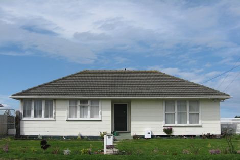 Photo of property in 30 Matipo Street, Castlecliff, Whanganui, 4501