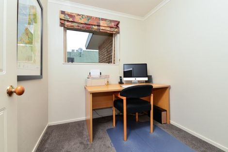 Photo of property in 2 Makepeace Place, Flagstaff, Hamilton, 3210