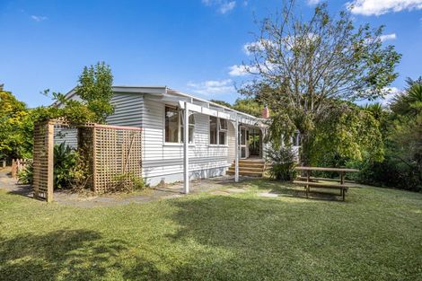 Photo of property in 224 Glengarry Road, Glen Eden, Auckland, 0602