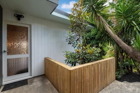 Photo of property in 2/35a Rangatira Road, Beach Haven, Auckland, 0626