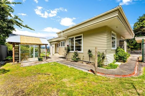 Photo of property in 111 Miromiro Road, Normandale, Lower Hutt, 5010