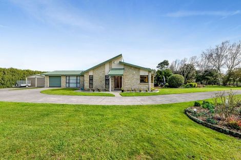 Photo of property in 2227 Skeet Road, Auroa, Hawera, 4678
