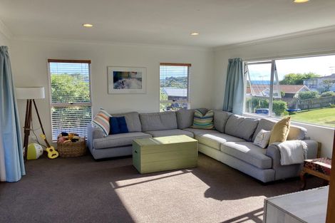 Photo of property in 11 Bay Vista Drive, Red Beach, 0932