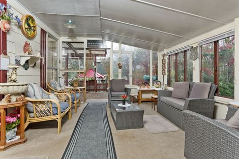 Photo of property in 8 Embassy Place, Glenfield, Auckland, 0629