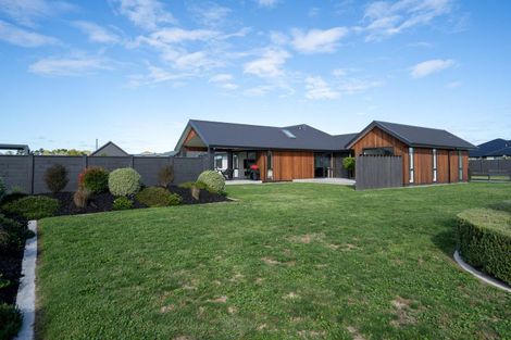 Photo of property in 83 Sunline Drive, Leamington, Cambridge, 3432