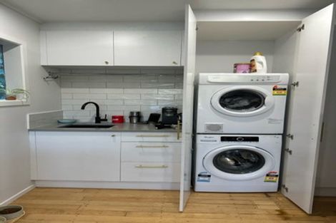 Photo of property in 1 John Gill Road, Cockle Bay, Auckland, 2014