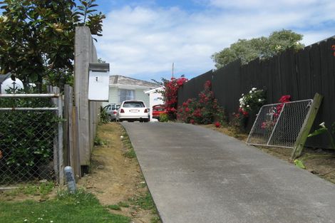 Photo of property in 12 Staverton Crescent, Mangere, Auckland, 2022