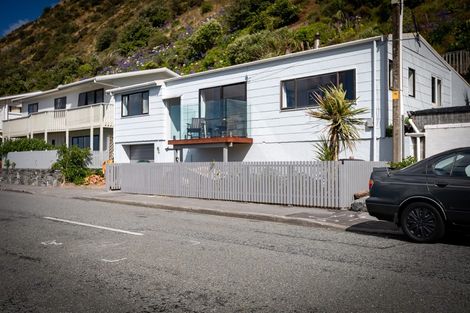 Photo of property in 90 Owhiro Bay Parade, Owhiro Bay, Wellington, 6023