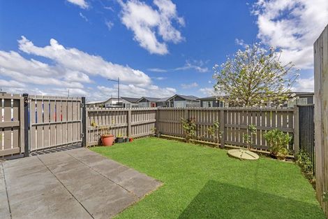 Photo of property in 13 Kapowai Boulevard, Takanini, 2112