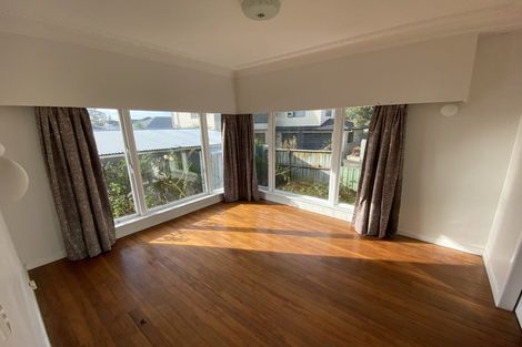 Photo of property in 35 Archibald Road, Kelston, Auckland, 0602