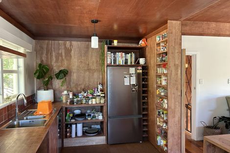 Photo of property in 18 Aplin Terrace, Ngaio, Wellington, 6035