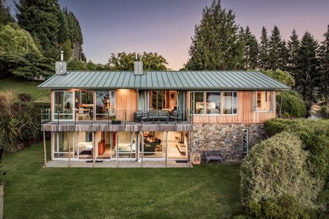 Photo of property in 52 Kirimoko Crescent, Wanaka, 9305