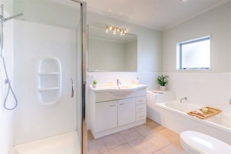 Photo of property in 4/1 Marine Parade, Paraparaumu Beach, Paraparaumu, 5032