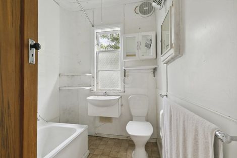 Photo of property in 43a Northland Road, Northland, Wellington, 6012