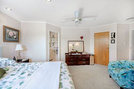 Photo of property in 10 Bishops Close, Greenmeadows, Napier, 4112