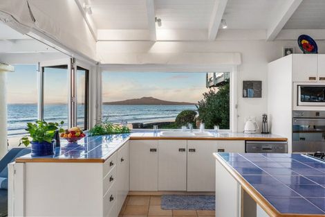 Photo of property in 9a Holiday Road, Milford, Auckland, 0620
